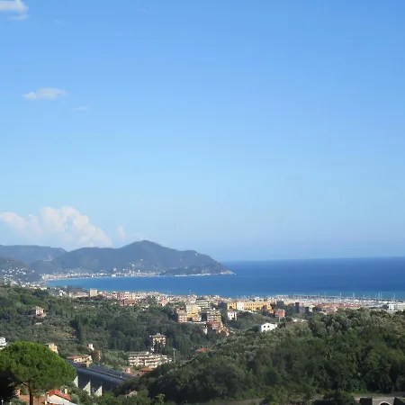 Elegant And Roomy On The Hill Above Chiavari, Calm And Relax Assured *
